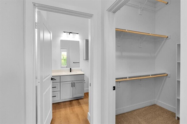 Building Photo - 1424A Forward Dr