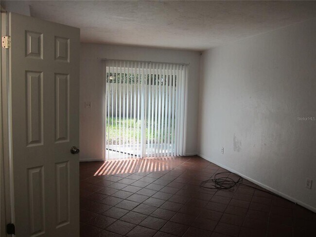 Building Photo - 6417 SW 9th Ave