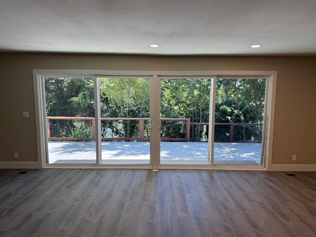 Building Photo - 1628 S Tuxedo Ave