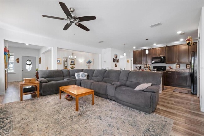 Building Photo - 25901 Aysen Dr