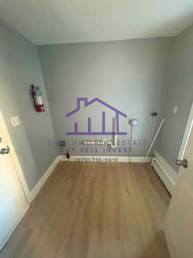 Building Photo - 24 Greenwood St