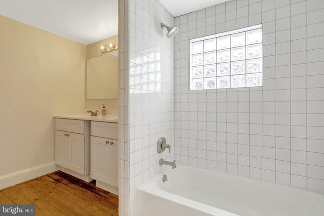 Building Photo - 225 S Payne St