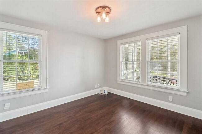 Building Photo - 2649 Jefferson Terrace