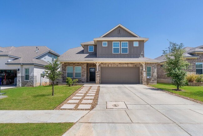 Building Photo - Spacious 4-Bed Oasis with Pool Access & Modern Upgrades in New Braunfels