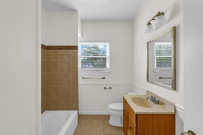 Building Photo - 2527 Avenue G