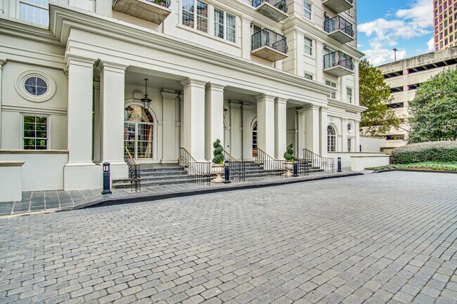 Building Photo - 195 14th St NE