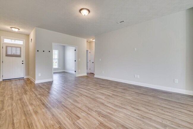 Building Photo - 340 Fox Haven Dr