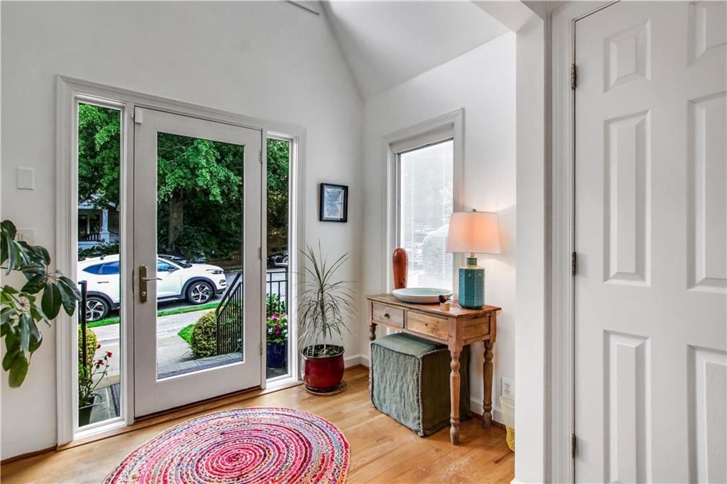 Building Photo - 925 Highland Terrace NE