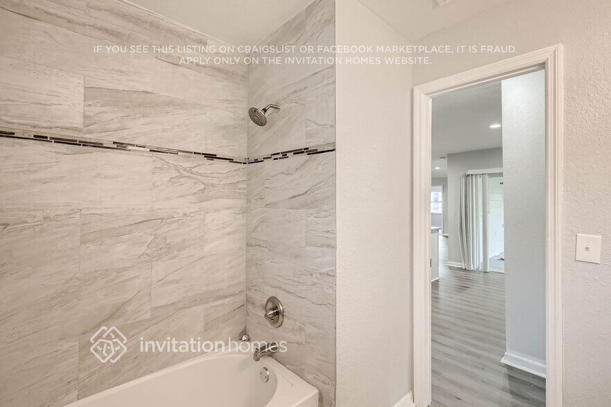 Building Photo - 8146 Chaucer Ct