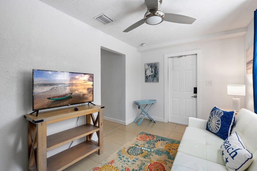 Building Photo - 4801 14th Ave S