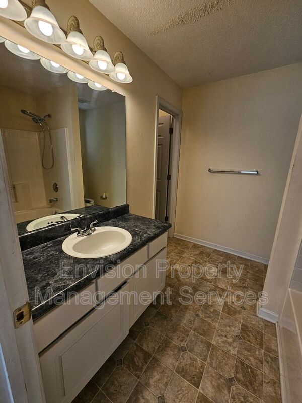 Building Photo - 3989 Meadow Glen Way