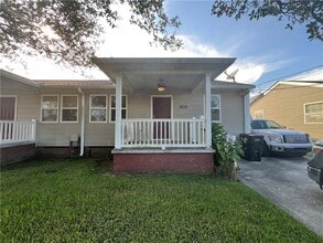 Building Photo - 1010 Community St