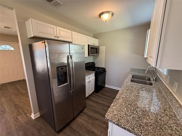 Building Photo - 1833 Grove Cir