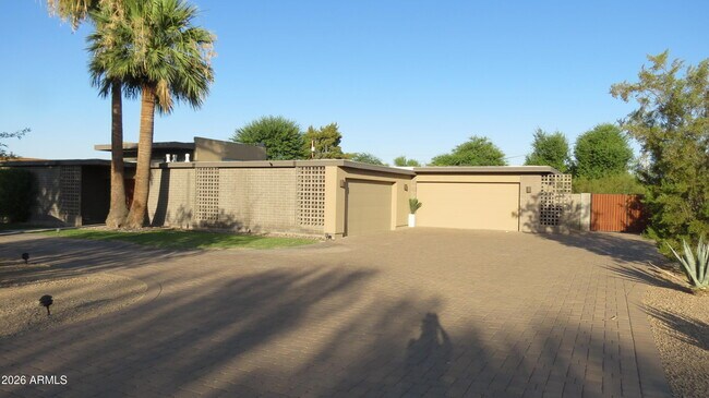Building Photo - 11440 N 65th St