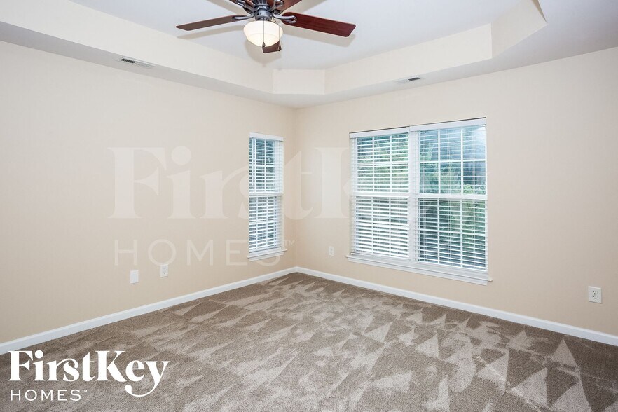 Building Photo - 4805 Walnut Grove St