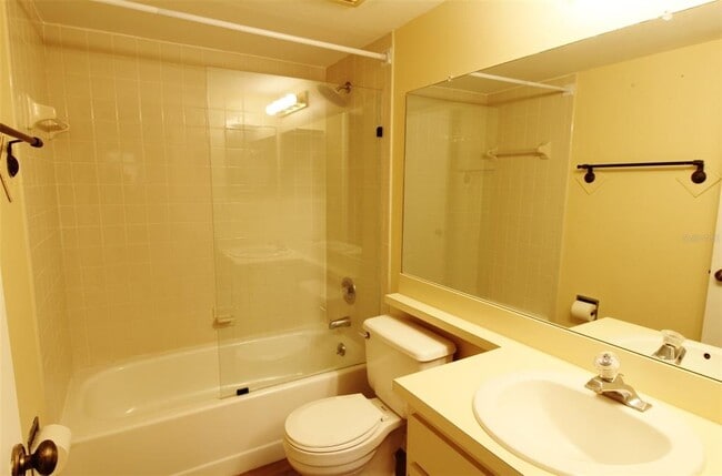 Building Photo - 3400 Crystal Ct W