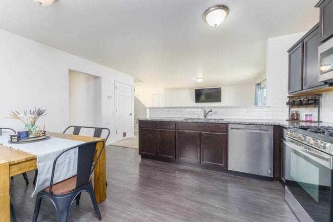 Building Photo - 2783 Au Gres River Dr