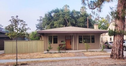 Building Photo - 1370 E Mountain St
