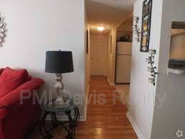 Building Photo - 1845 Lindberg Dr