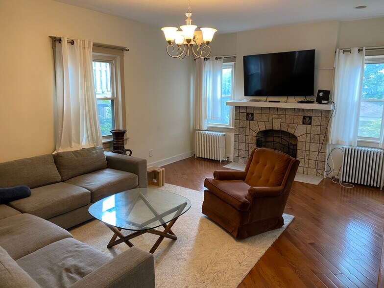 Building Photo - 5459 Fair Oaks St