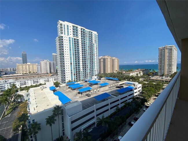 Building Photo - 1965 S Ocean Dr