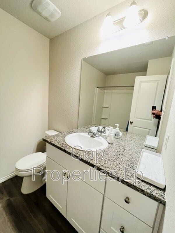 Building Photo - 4235 Mesa Cove