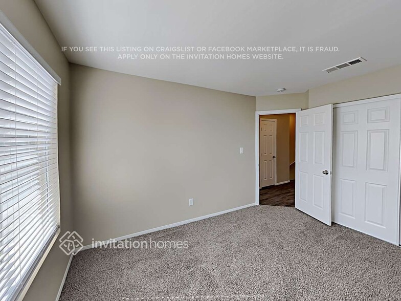 Building Photo - 5725 Pebble Rock Dr
