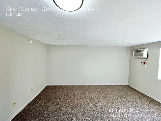 Building Photo - 86 W Walnut St