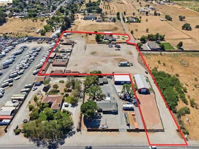Building Photo - 59 Old Stagecoach Rd