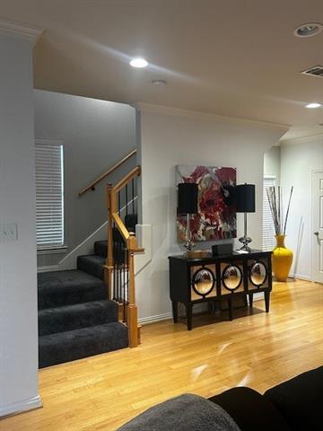 Building Photo - 2403 Stutz Dr