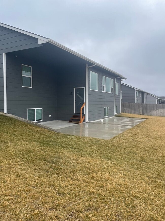 Building Photo - 3419 Laughlin St