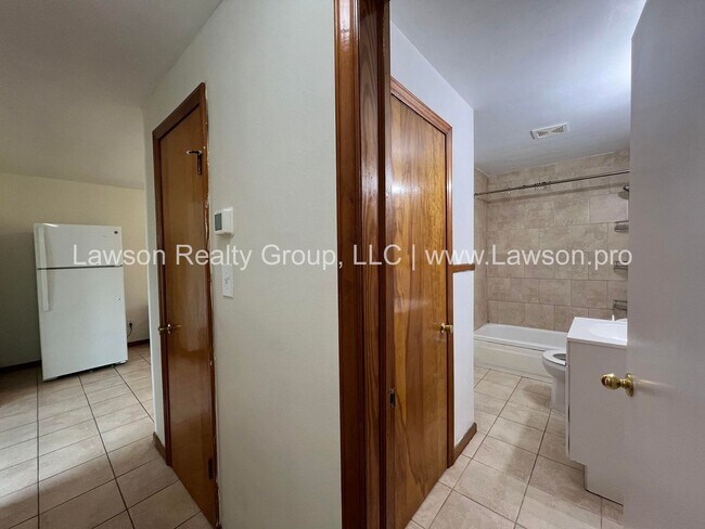 Building Photo - 511 Ruddell Rd