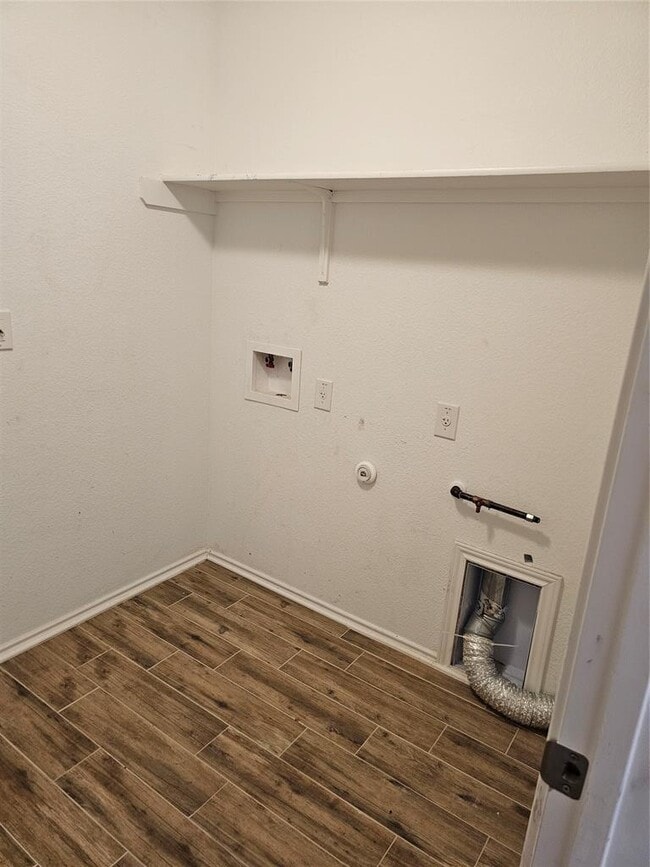 Building Photo - 3503 Batson Dr