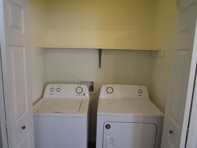 Building Photo - 4405-4407 Cheryl Ct.