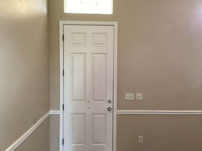 Building Photo - 937 E Terranova Way