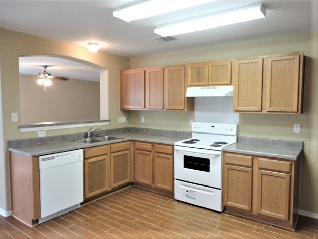 Building Photo - 9302 Longmire Ter