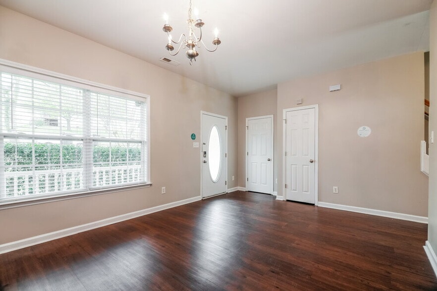 Building Photo - 318 Jewel Haven Way