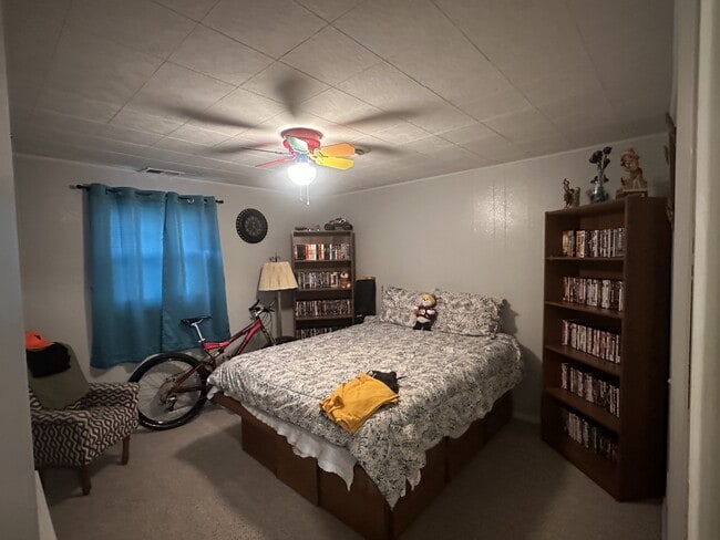 Building Photo - 724 W State St