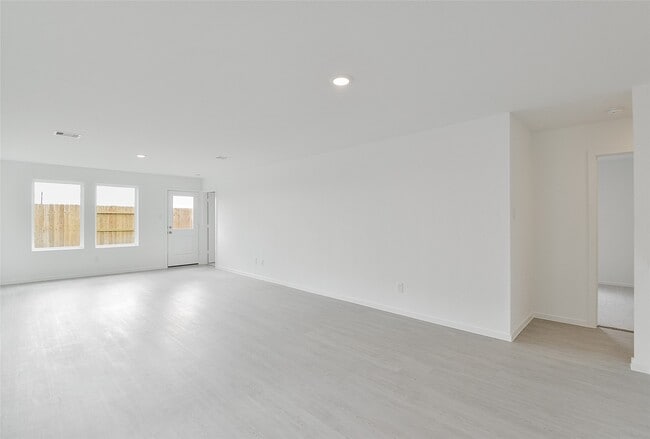 Building Photo - 16818 Great Highlands Dr