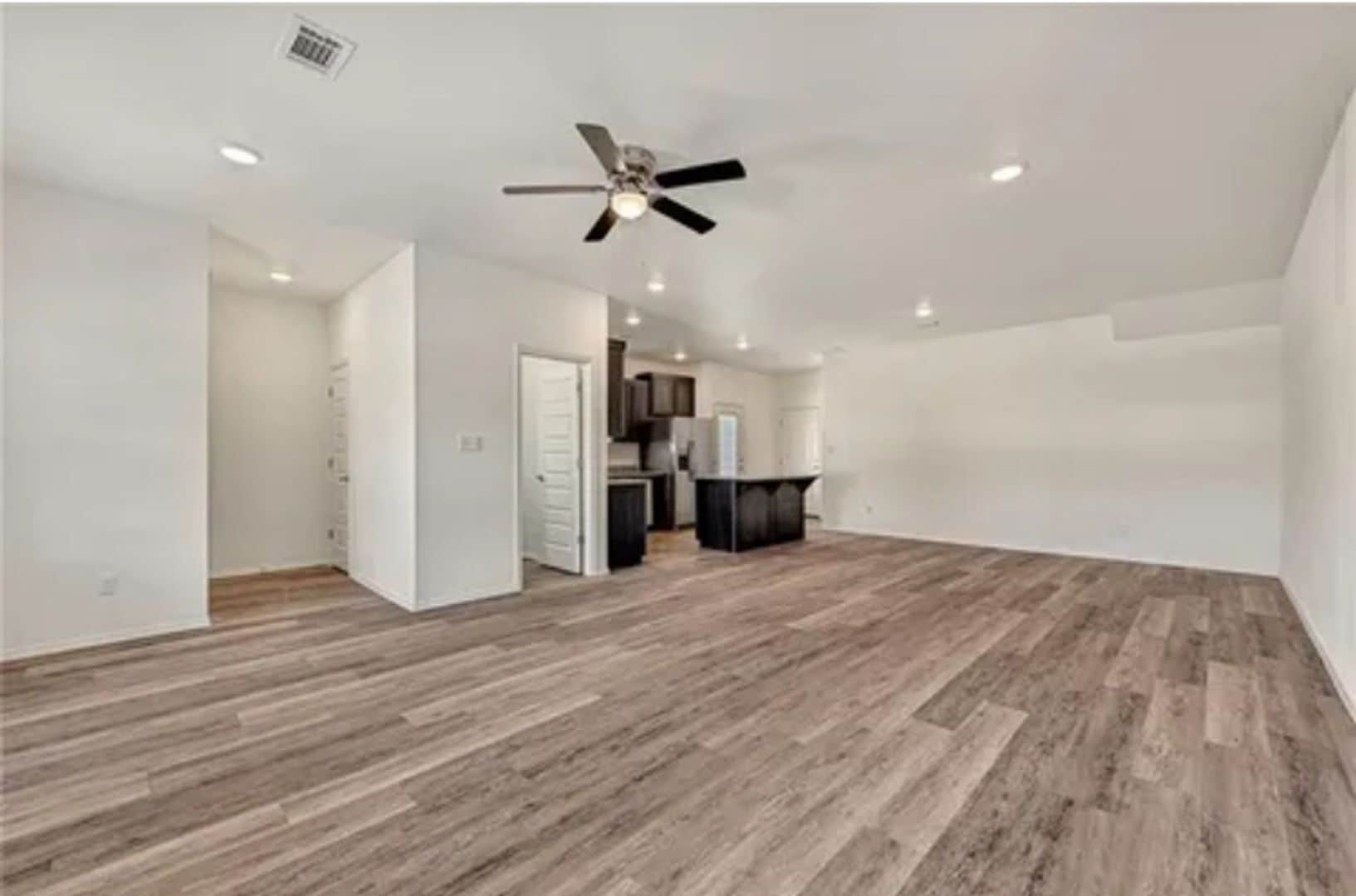 Building Photo - 872 S Benchmark Ln