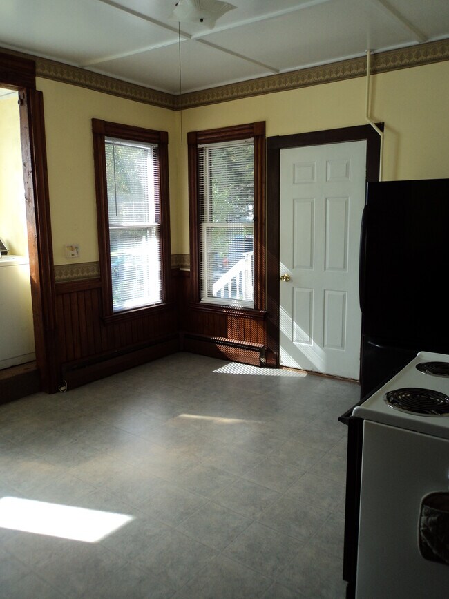 Dining Area - 15 Winchester St