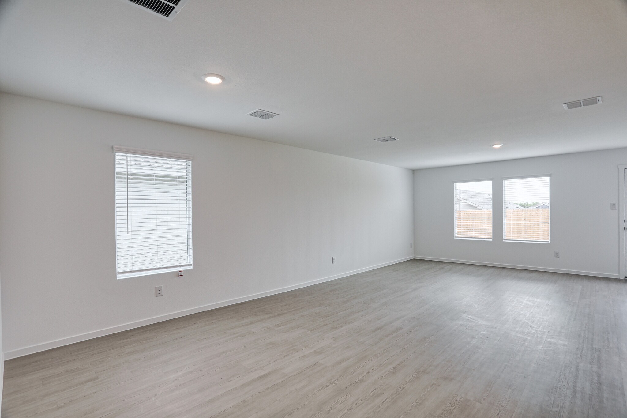 Building Photo - 803 Ginkgo Way