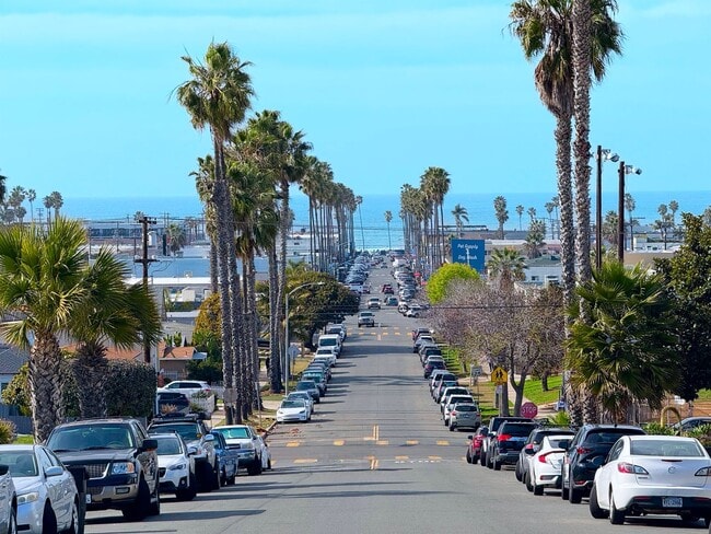 Building Photo - Welcome to your beautiful beach cottage, perfectly situated in Ocean Beach!