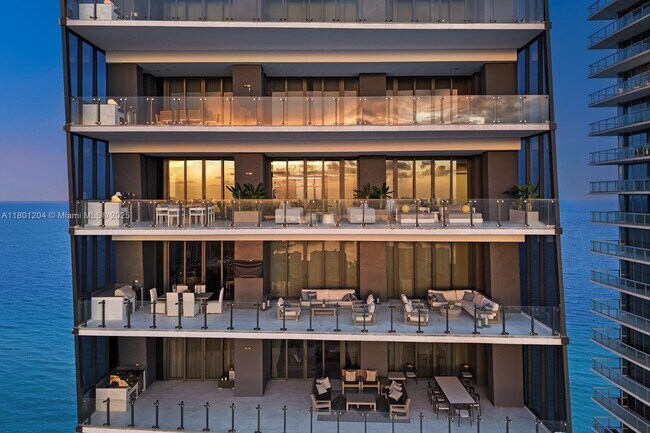 Building Photo - 17141 Collins Ave
