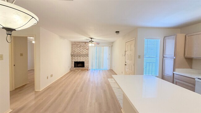 Building Photo - 10555 Turtlewood Ct