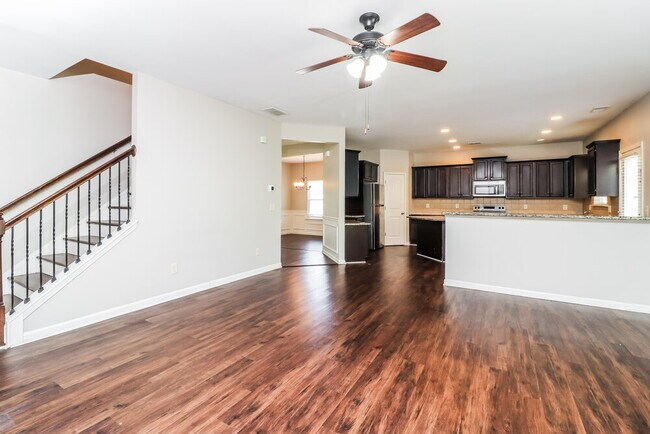 Building Photo - 119 Cessna Dr