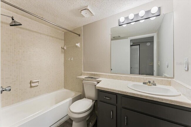 Building Photo - 6332 Newtown Cir