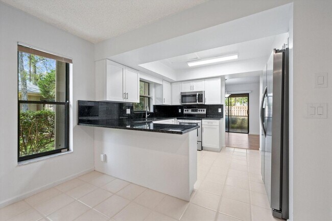 Building Photo - 13511 Jonquil Pl