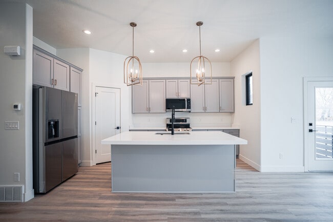 Building Photo - 5342 W Dosh Ln