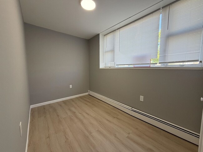 Building Photo - 9066 Palisade Plaza